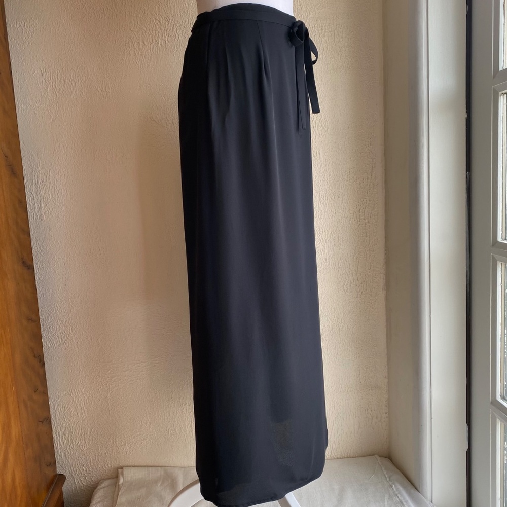 Banana Republic black silk crepe wrap maxi skirt Size 4 - Picture 4 of 15